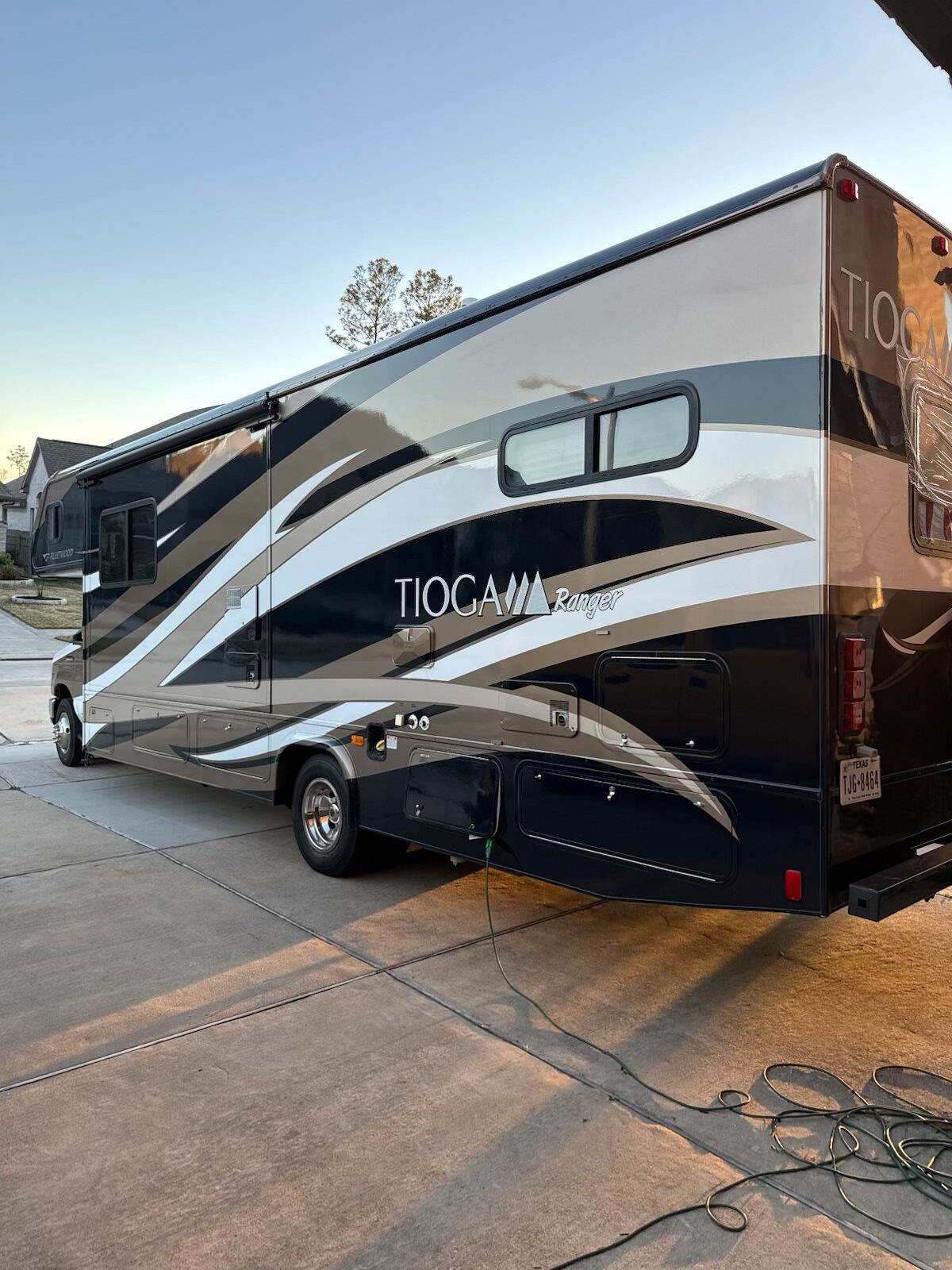 Tony the Tioga Family Fun - Houston RV Rentals - Ash-Lee RV Sales and ...